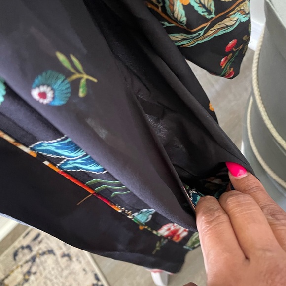 Johnny Was Evelyn floral Robe %100 silk - Picture 12 of 14